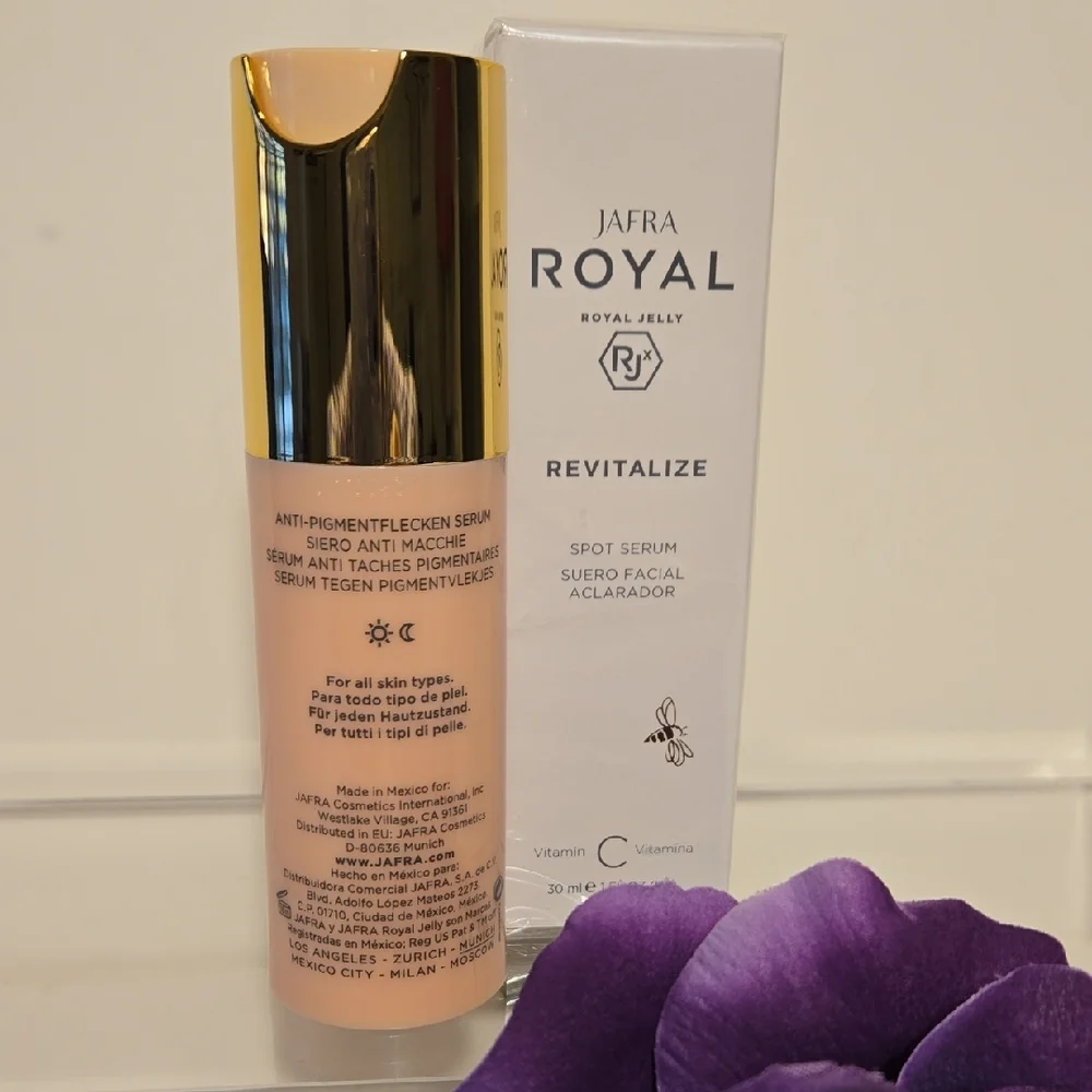 JAFRA Royal Jelly Revitalize Spot Serum with Vitamin C NWT 1 oz -Discontinued
